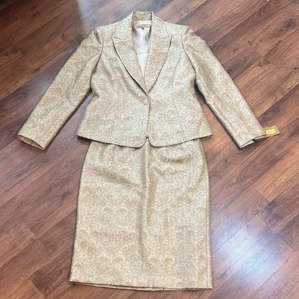 STUNNING Sequin - Kasper Gold Patterned Women's Suit - NWT